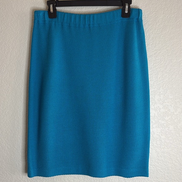 ST. JOHN COLLECTION Azul Knit 2 pc Skirt + Jacket Gold Button Chain Suit Set 8 M - Picture 10 of 15